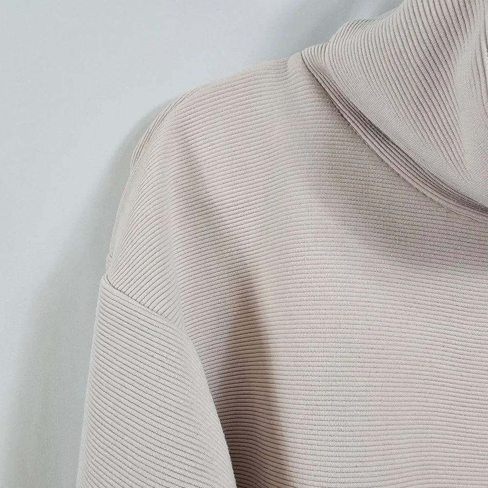Varley Cropped Turtleneck Sweater in Lavender - Size S - Picture 4 of 12